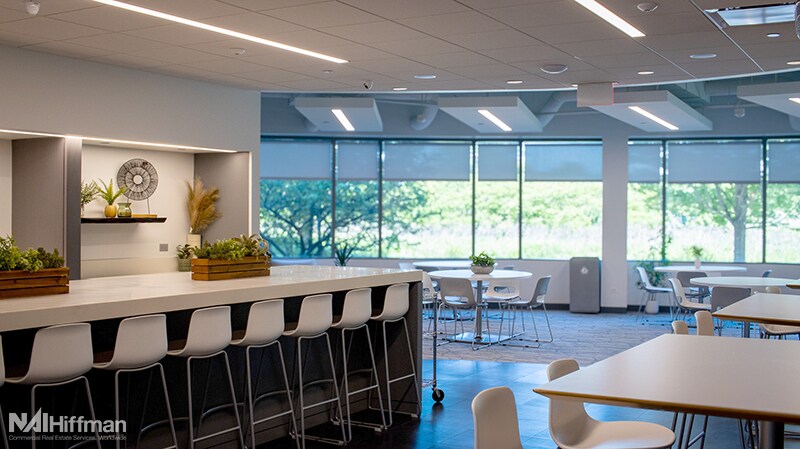 More Photos Of 535 E Diehl Rd, Naperville Office For Lease