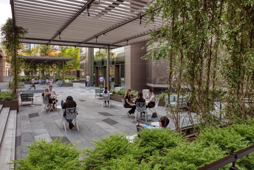 More Photos Of 2001 Ross Ave, Dallas Office For Lease