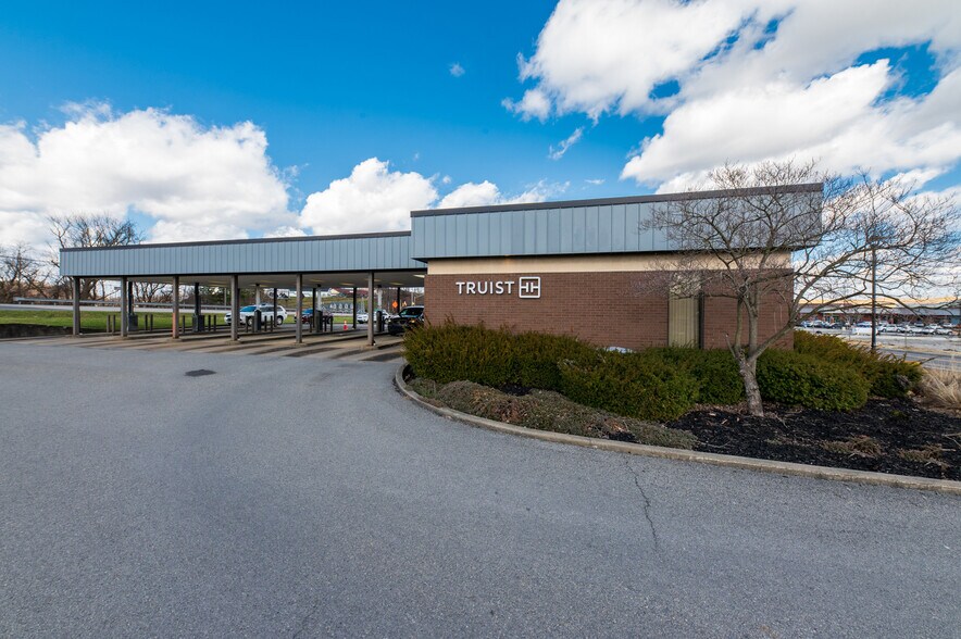 More Photos Of 2669 White Hall Blvd, Fairmont Bank For Sale
