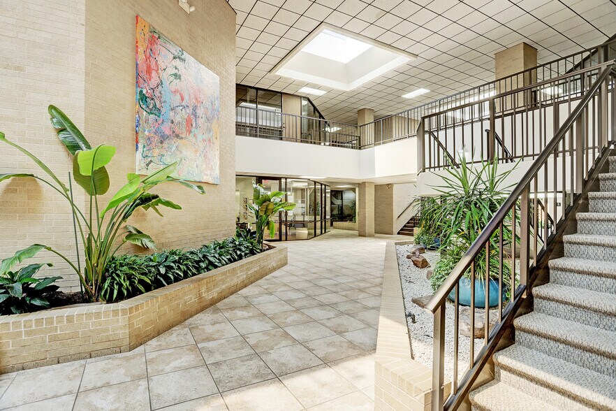 More Photos Of 17030 Nanes Dr, Houston Medical For Lease