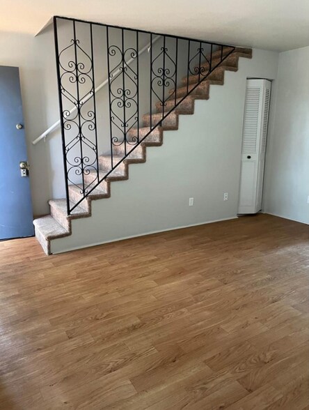 More Photos Of 7820 SW 17th Dr, Portland Apartments For Sale