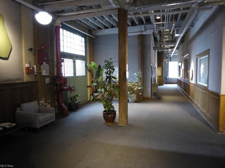 More Photos Of 1667 E 40th St, Cleveland Loft Creative Space For Sale