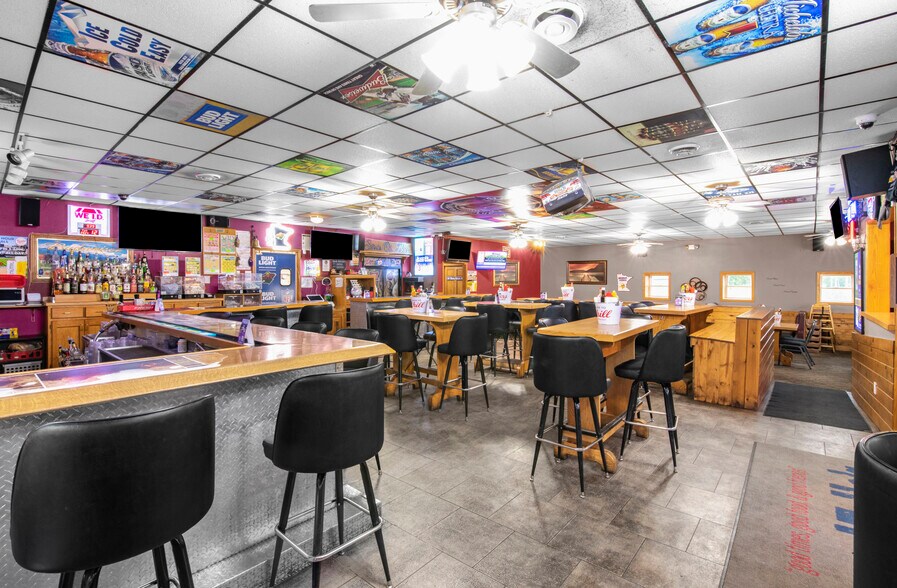 More Photos Of 14351 NE 78th St, Foley Restaurant For Sale