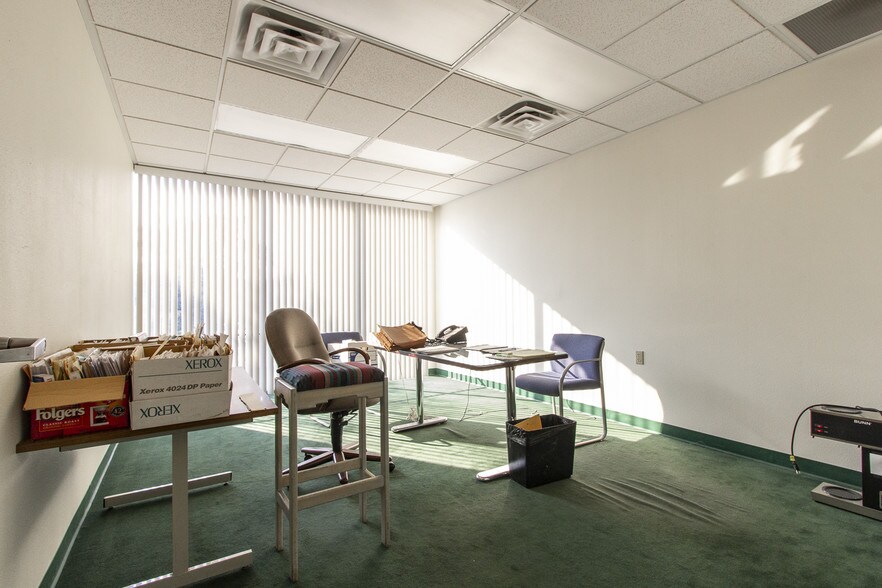 More Photos Of 4171 N Mesa St, El Paso Office For Sale