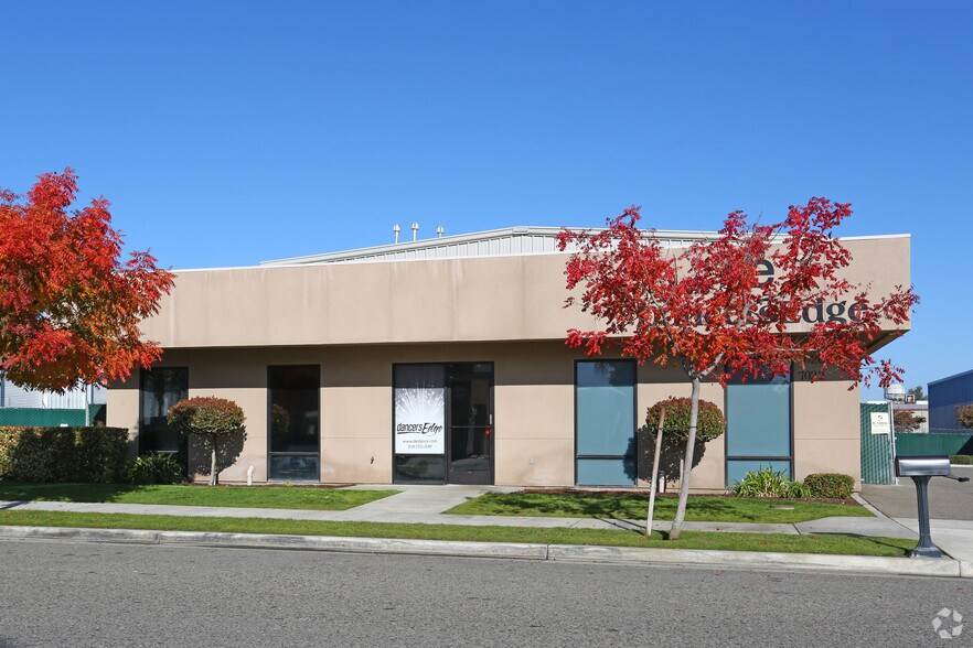More Photos Of 7022-7026 W Pershing Ct, Visalia Warehouse For Lease