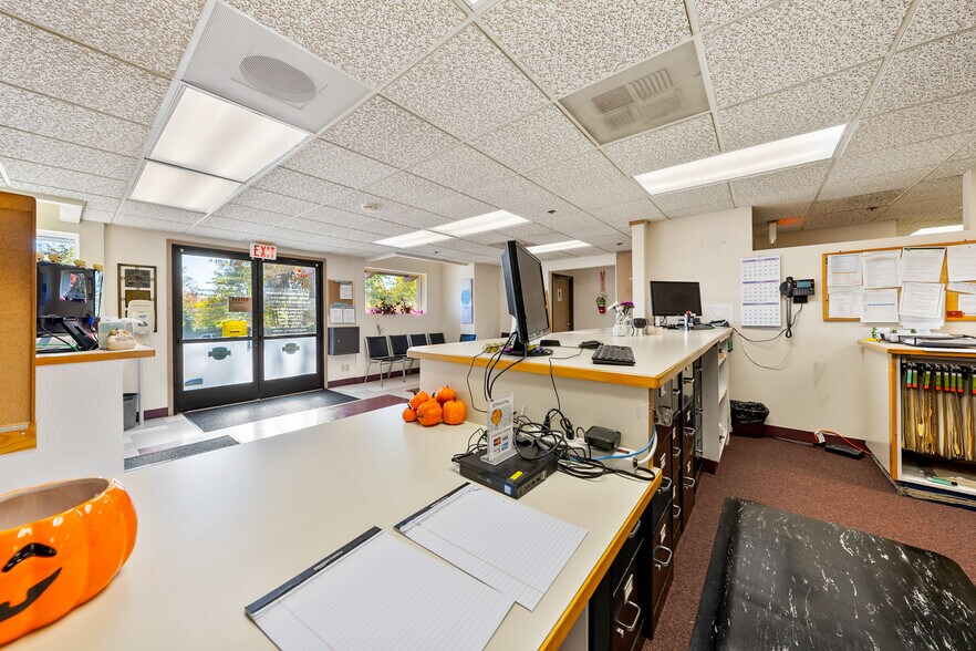 More Photos Of 700 NW Dimmick St, Grants Pass Specialty For Sale