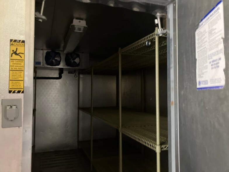 More Photos Of 772 W Bay St, East Tawas Restaurant For Sale