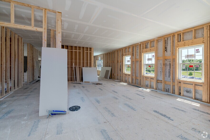 More Photos Of 118 Portsmouth Ave, Stratham Unknown For Lease