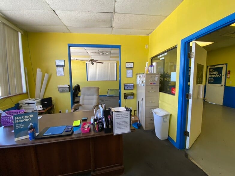 More Photos Of 919 N US Highway 1, Fort Pierce Auto Repair For Lease