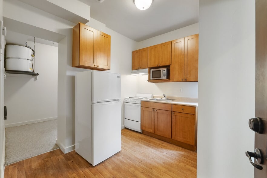 More Photos Of 668 S King St, Seattle Apartments For Lease