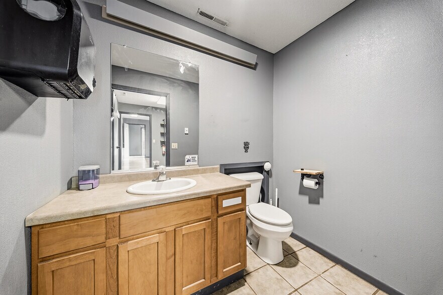 More Photos Of 15 E Walnut St, Chippewa Falls Industrial For Sale