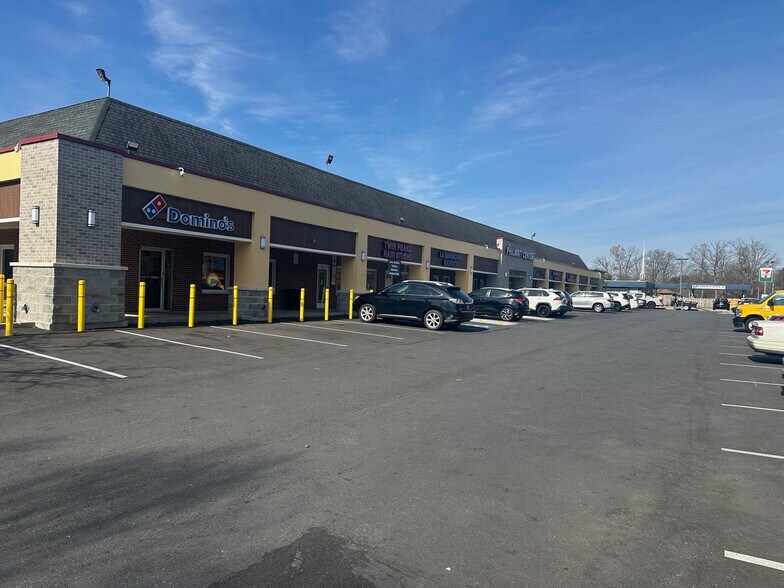 More Photos Of 335-371 Smallwood Dr, Waldorf General Retail For Sale