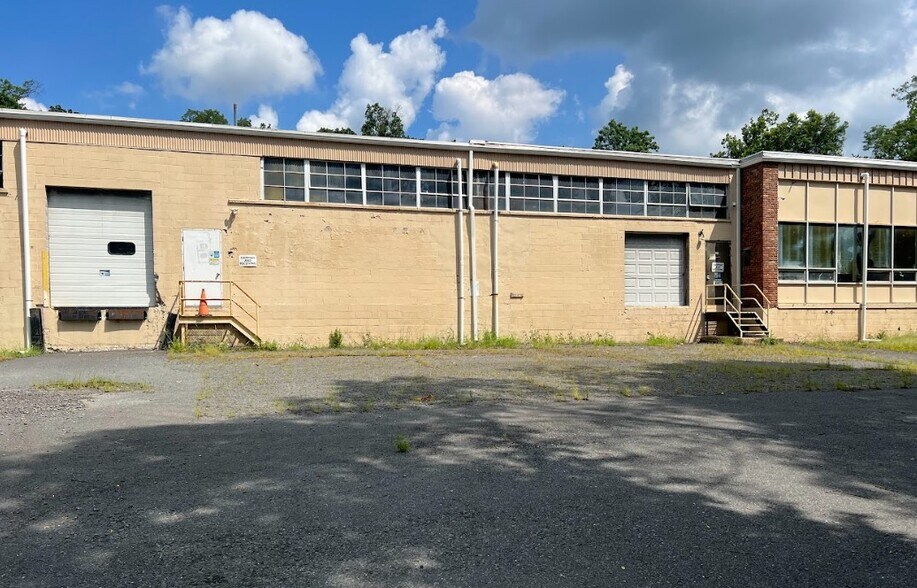 More Photos Of 342 US Highway 22, Green Brook Warehouse For Lease