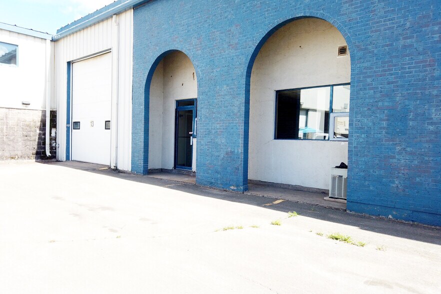 More Photos Of 703 Malenfant Blvd, Dieppe Warehouse For Lease