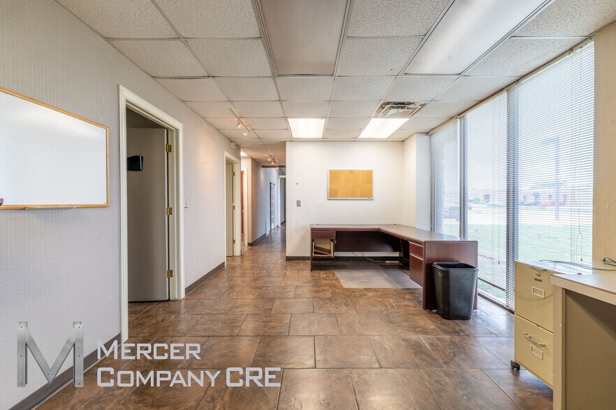 More Photos Of 813 SE 84th St, Oklahoma City Manufacturing For Sale