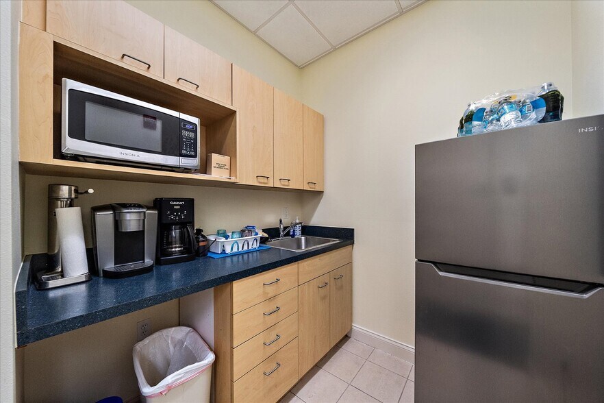 More Photos Of 5601-5605 Marquesas Cir, Sarasota Office For Sale