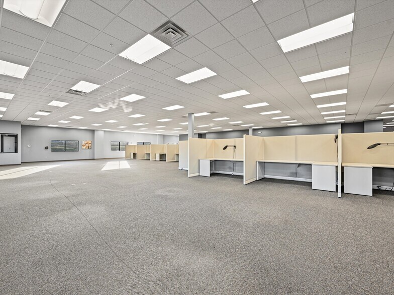 More Photos Of 7495 Chavenelle rd, Dubuque Industrial For Sale