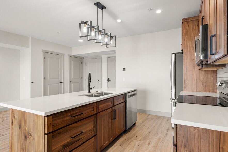 More Photos Of 45 E 150 S, Garden City Apartments For Sale