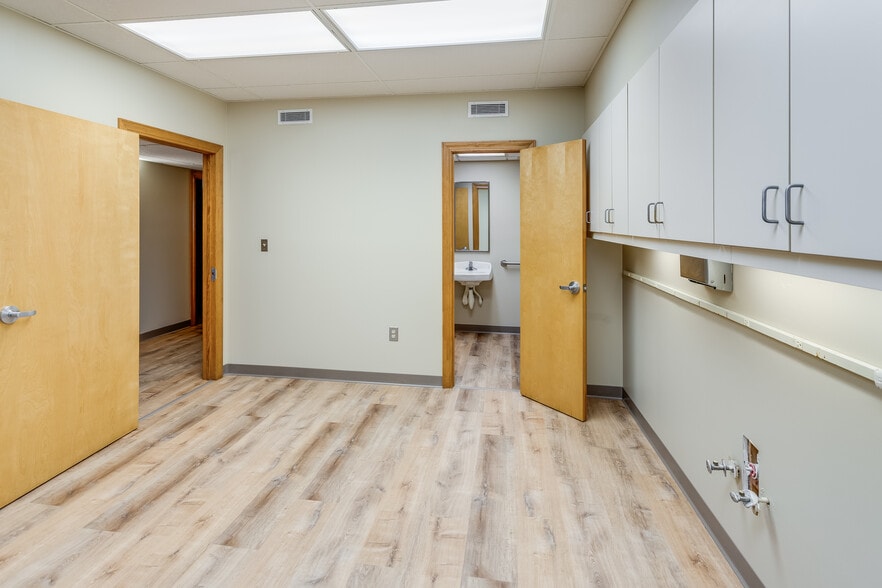 More Photos Of 138 N Main St, Canton Healthcare For Sale