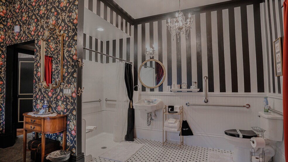 More Photos Of 118 S 300 W, Heber City Hospitality For Sale