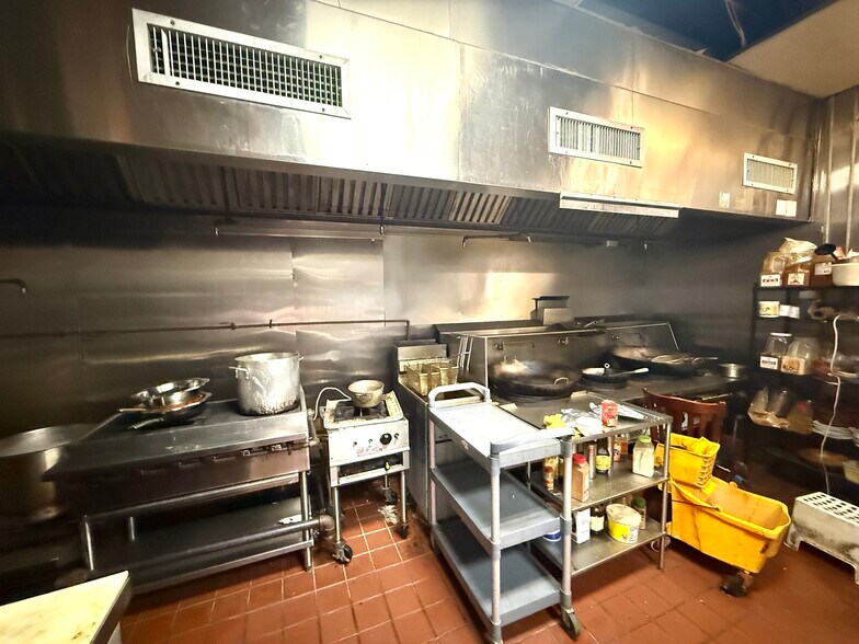 More Photos Of 1002 Arch St, Philadelphia Apartments For Lease