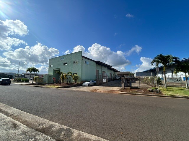 More Photos Of 1875 Haleukana St, Lihue Industrial For Lease