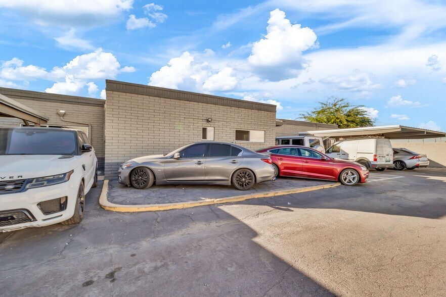 More Photos Of 78 W Ray Rd, Chandler Convenience Store For Lease