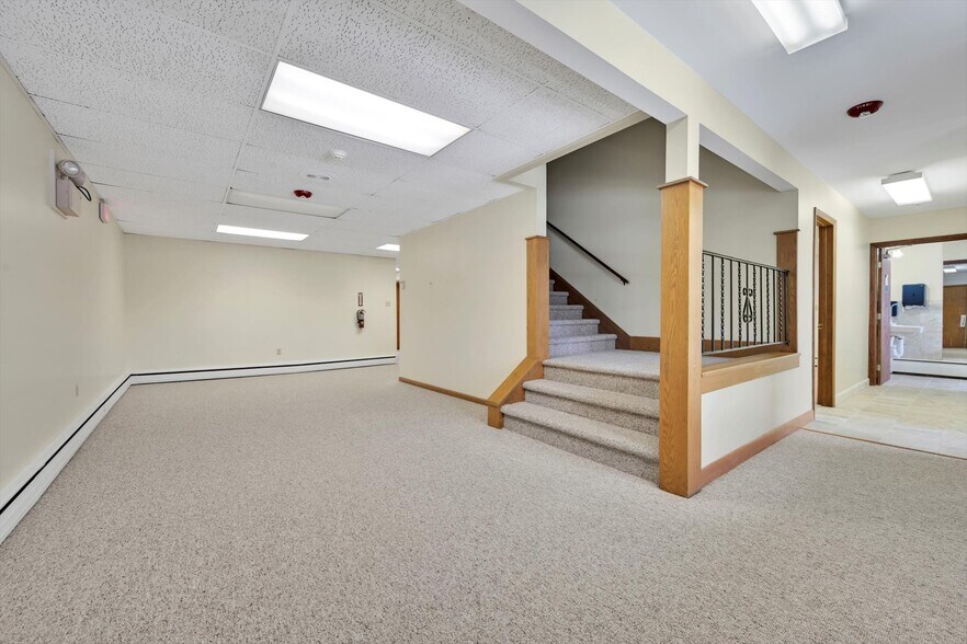 More Photos Of 780 Claremont Ave, Tamaqua Office For Sale