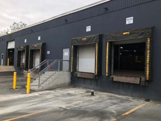 More Photos Of 100 Higginson Ave, Lincoln Distribution For Lease