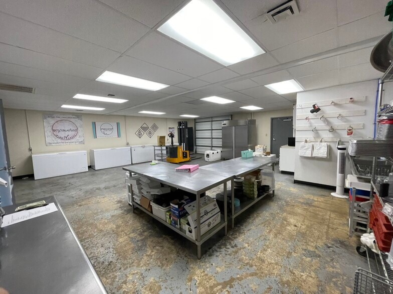 More Photos Of 200-210 Expressway Ct, Virginia Beach Unknown For Lease