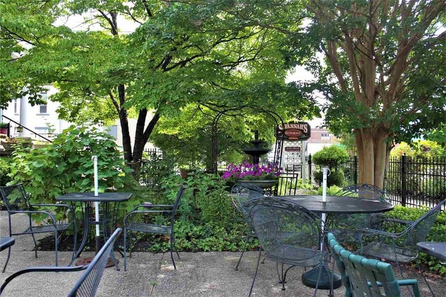 More Photos Of 1208 6th Ave, Huntington Restaurant For Sale