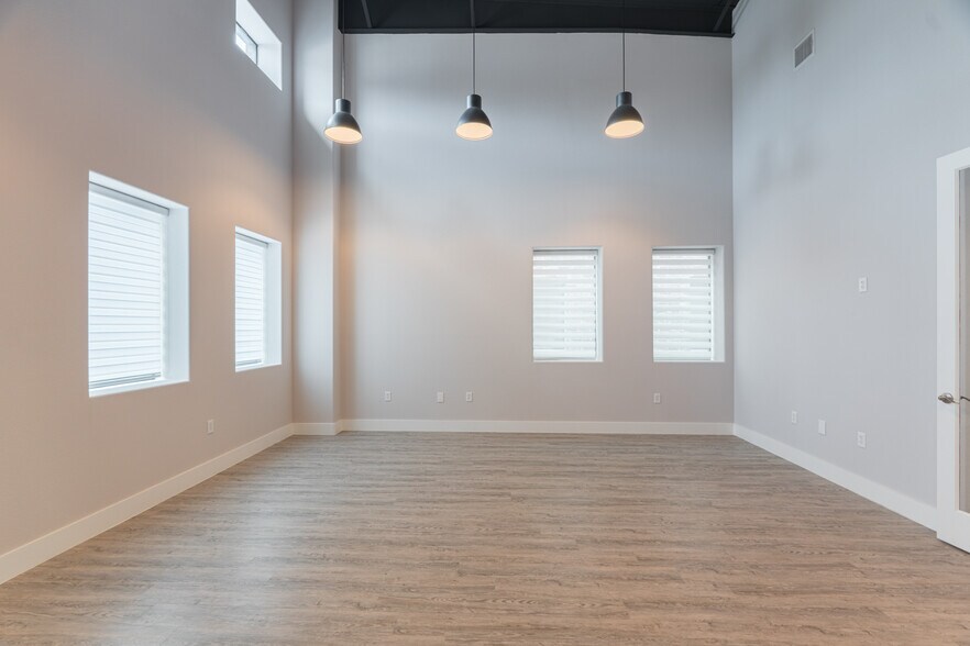 More Photos Of 350 Nursery Rd, Spring Medical For Lease