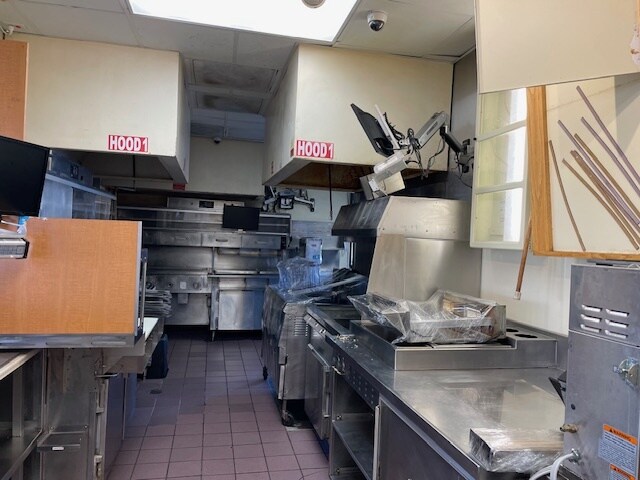More Photos Of 1272 E Battlefield St, Springfield Restaurant For Lease