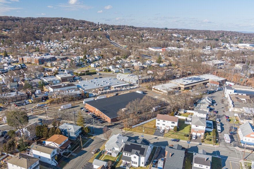 More Photos Of 185 Van Winkle Ave, Hawthorne Warehouse For Sale