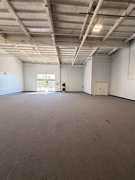 More Photos Of 5237 Walnut Ave, Sacramento Freestanding For Lease