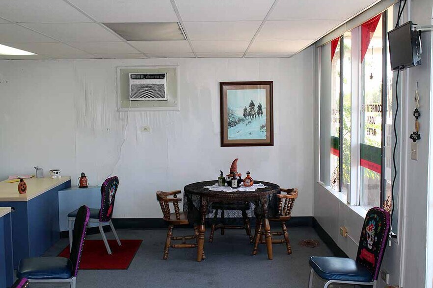More Photos Of 3815 W Commerce St, San Antonio Coworking Space