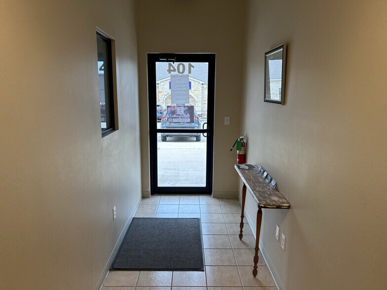 More Photos Of 3800 S W S Young Dr, Killeen Office For Lease