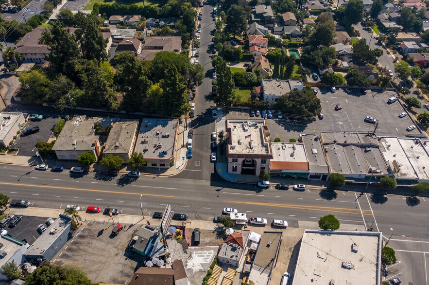 More Photos Of 2472-2476 Lake Ave, Altadena Office For Lease