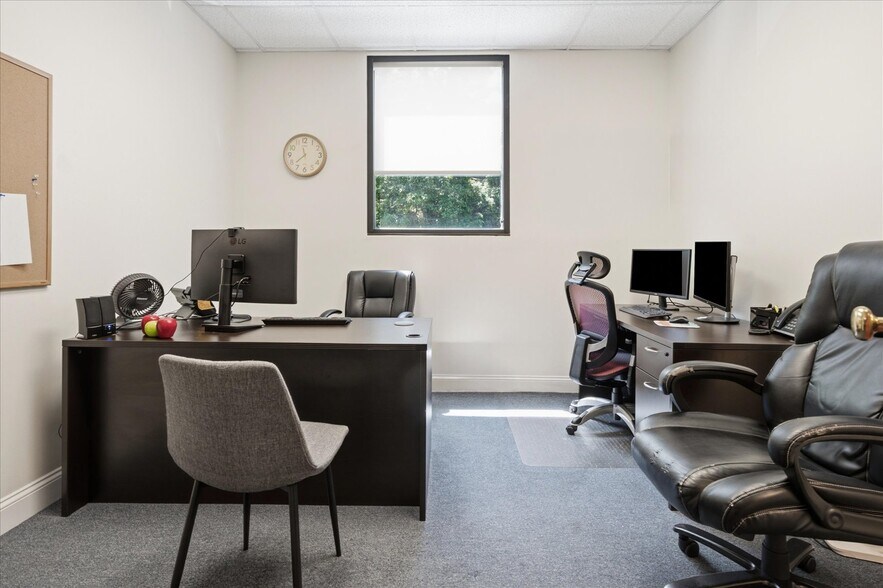 More Photos Of 1038 West Jericho Tpke, Smithtown Office For Sale