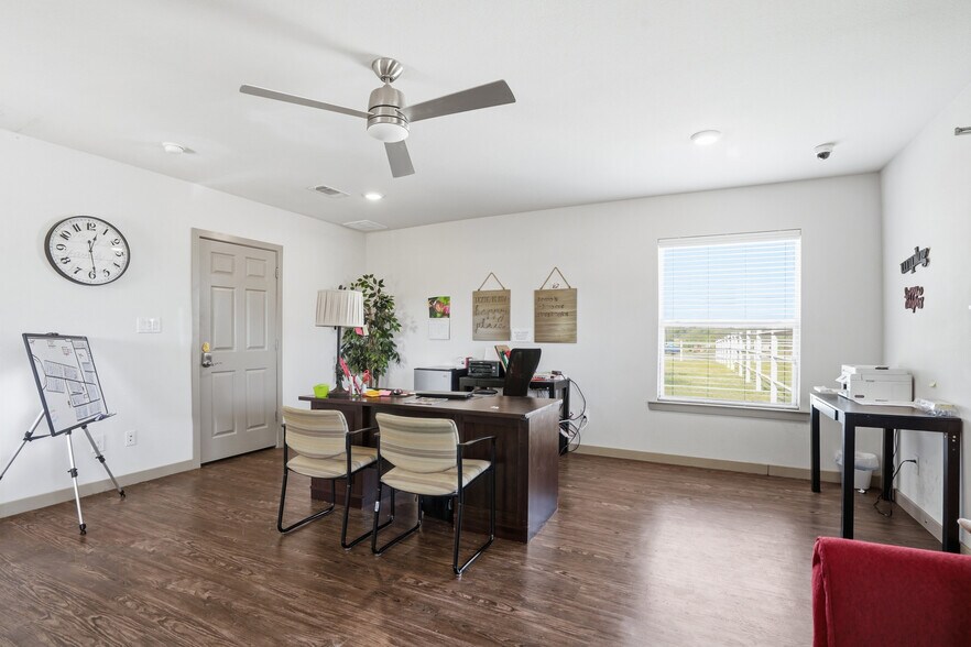 More Photos Of 5860 N FM 51, Weatherford Trailer Camper Park For Sale