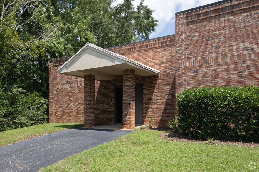 More Photos Of 1207 Azalea Pl, Brewton Medical For Lease