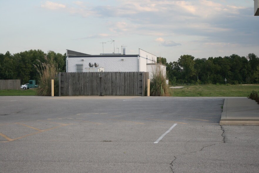 More Photos Of 4510 N Illinois St, Swansea General Retail For Sale