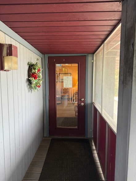 More Photos Of 5516 Torrey Rd, Flint Medical For Sale