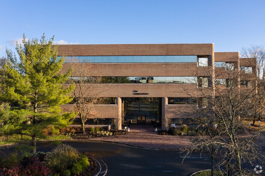 More Photos Of 10 Independence Blvd, Warren Office For Lease