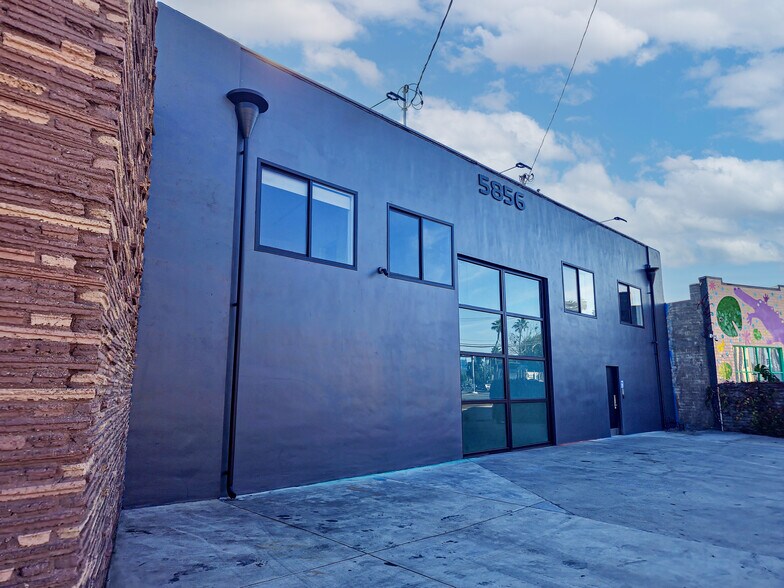 More Photos Of 5856 Adams Blvd, Culver City Flex For Lease