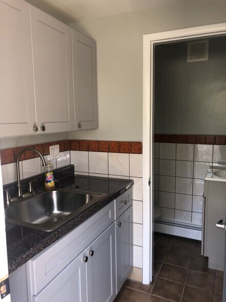 More Photos Of 69-21-69-31 Metropolitan Ave, Middle Village Storefront Retail Residential For Lease