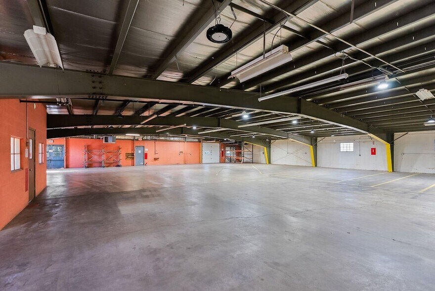 More Photos Of 1502 Miller St, La Crosse Warehouse For Lease