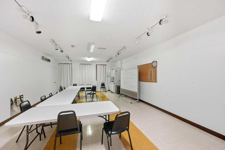 More Photos Of 1519 Circle Park Blvd, Fort Worth Religious Facility For Sale