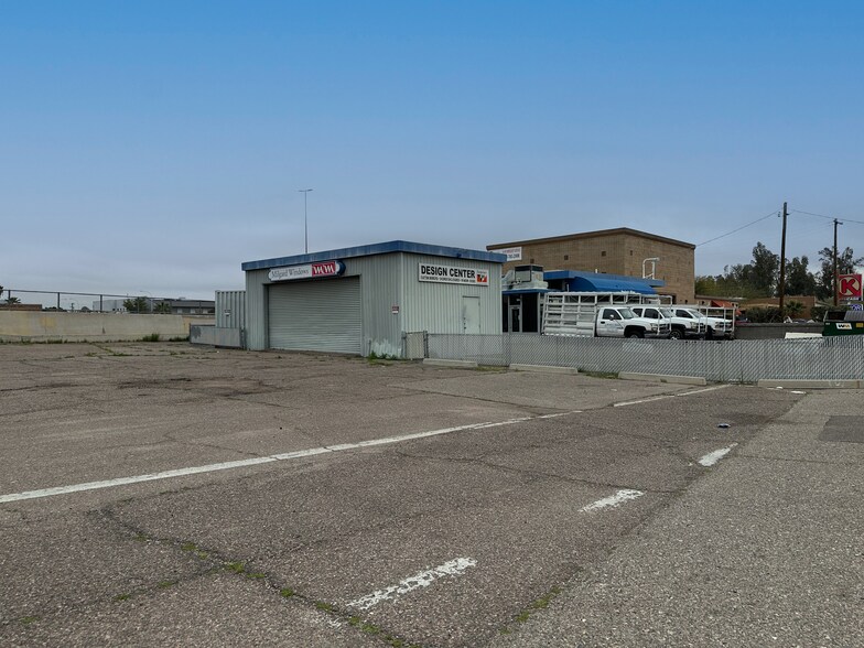 Primary Photo Of 8625 N 27th Ave, Phoenix Freestanding For Sale