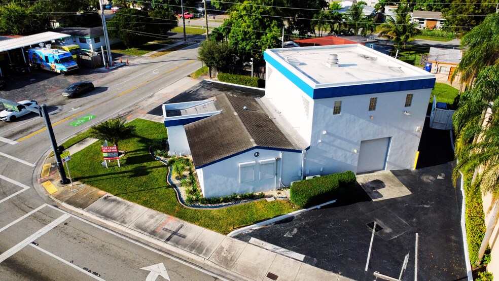 More Photos Of 6151 Pembroke Rd, Hollywood Freestanding For Lease